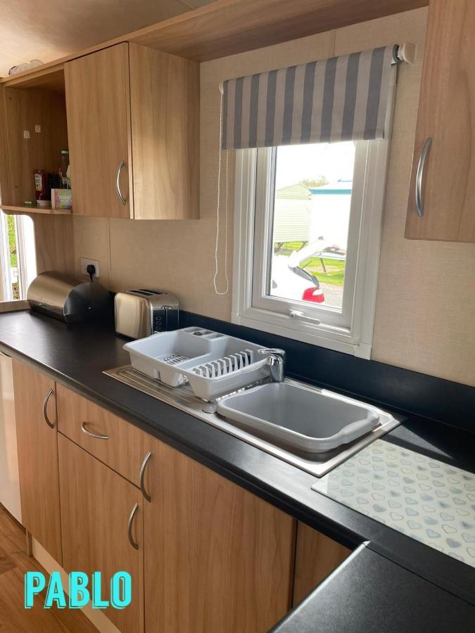 Towyn Six Berth En Suite Caravan Rhyl Zewnętrze zdjęcie