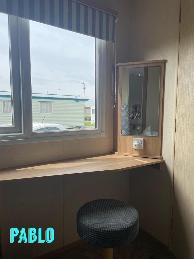 Towyn Six Berth En Suite Caravan Rhyl Zewnętrze zdjęcie