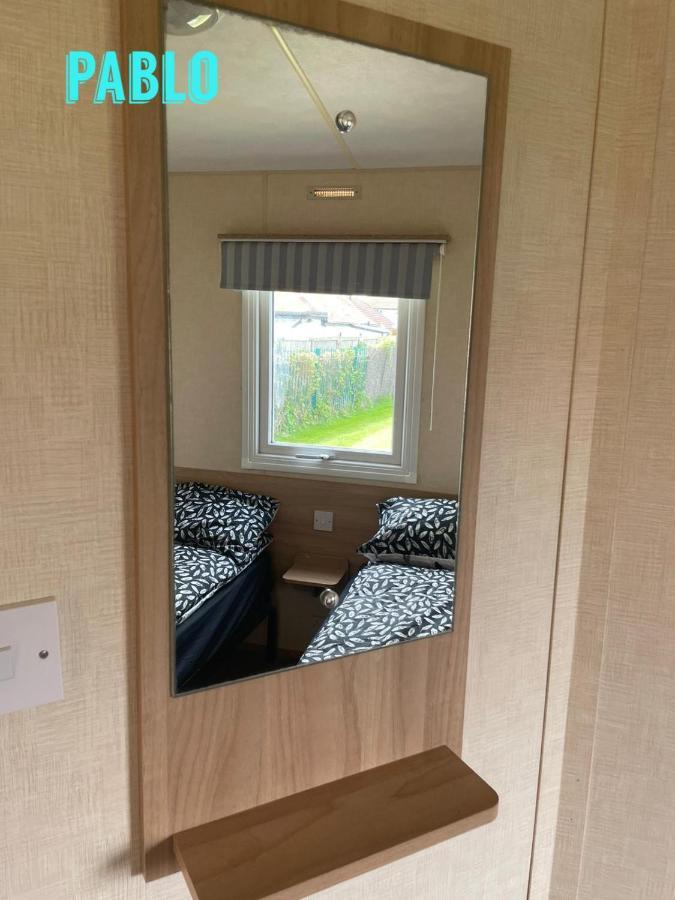 Towyn Six Berth En Suite Caravan Rhyl Zewnętrze zdjęcie