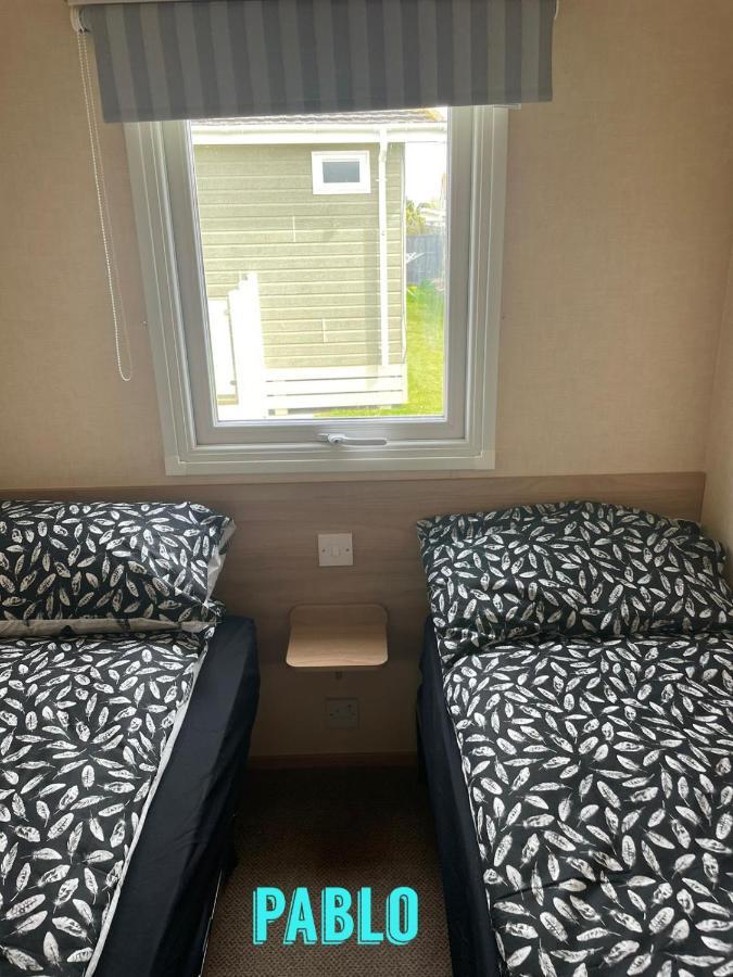 Towyn Six Berth En Suite Caravan Rhyl Zewnętrze zdjęcie
