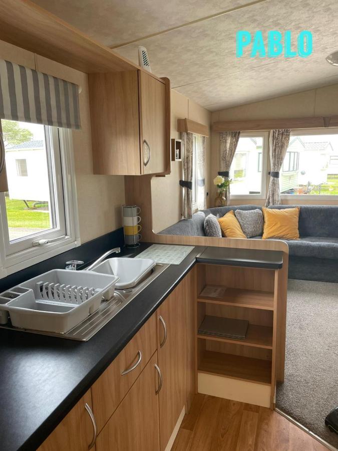 Towyn Six Berth En Suite Caravan Rhyl Zewnętrze zdjęcie